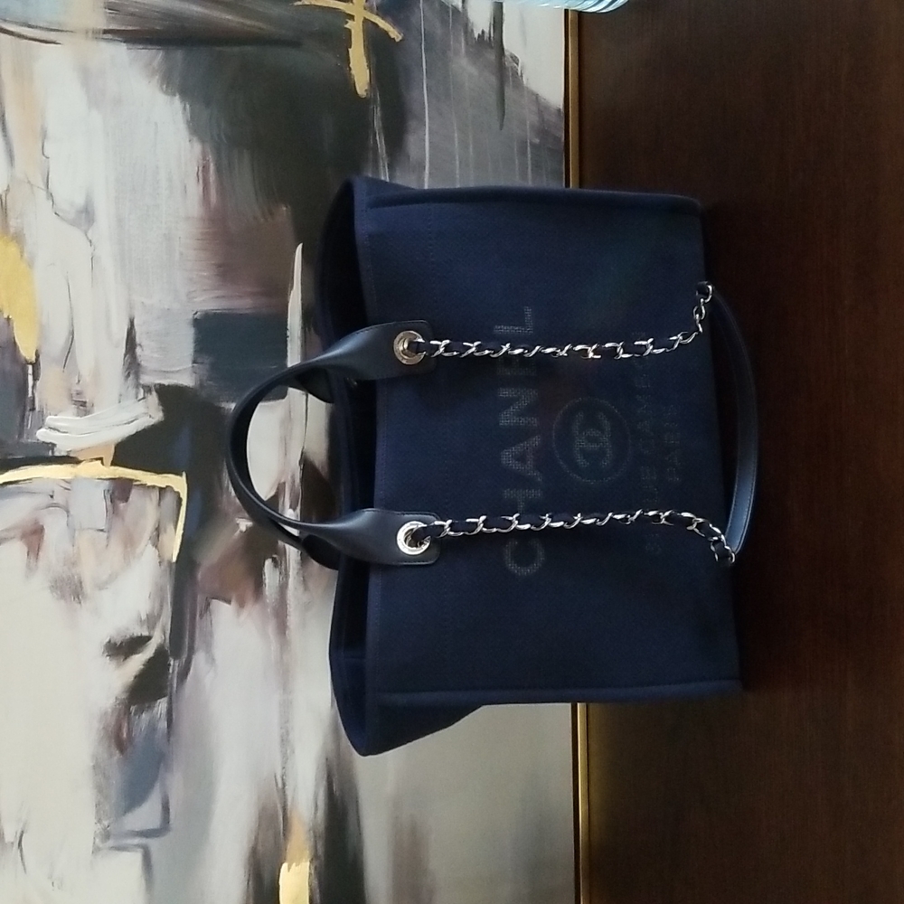 Chanel Deauville Navy - Picture 2 of 16